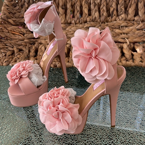 Sugarbaby Plush Rosary Platform Heels NWT - Picture 2 of 12